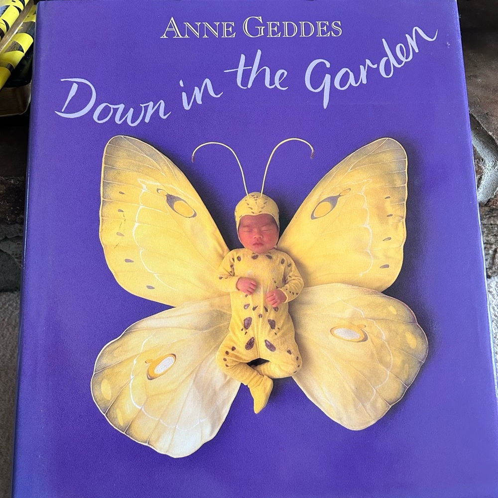 Anne Geddes Down in the Garden Photo Book